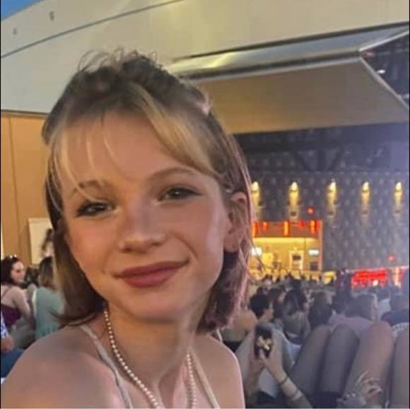 Meet your Posher, Abbey - Picture 1 of 1